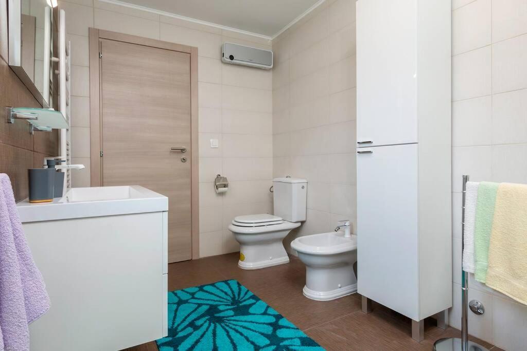 Predivan Novouredeni Apartman U Blizini Mora バニョレ エクステリア 写真