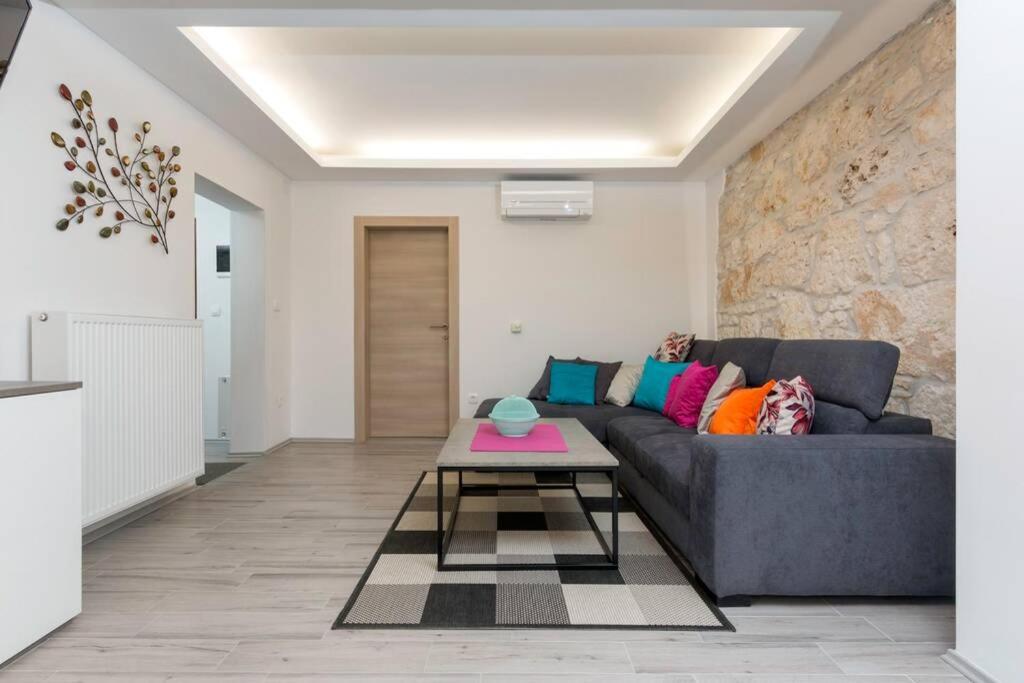 Predivan Novouredeni Apartman U Blizini Mora バニョレ エクステリア 写真