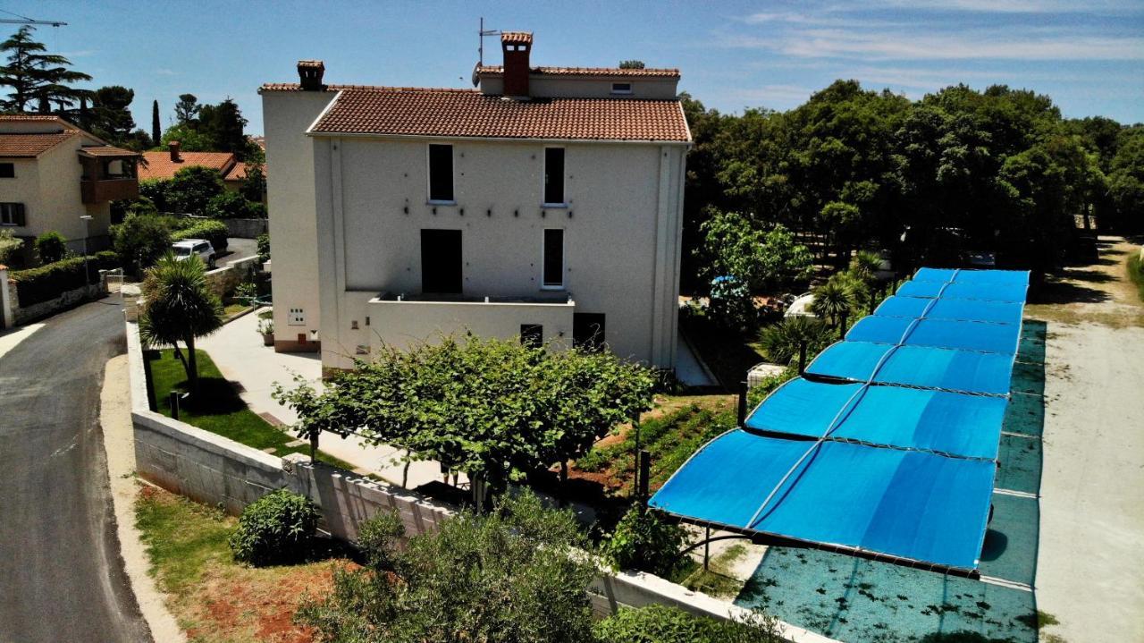 Predivan Novouredeni Apartman U Blizini Mora バニョレ エクステリア 写真