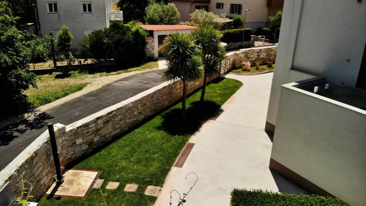 Predivan Novouredeni Apartman U Blizini Mora バニョレ エクステリア 写真